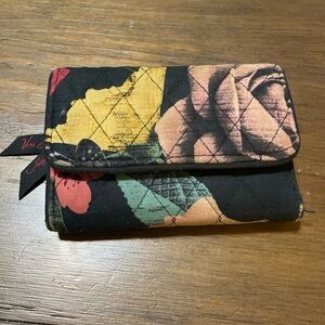 Vera Bradley RFID Grab & Go Wallet Havana Rose Dots Black Red/Pink Interior